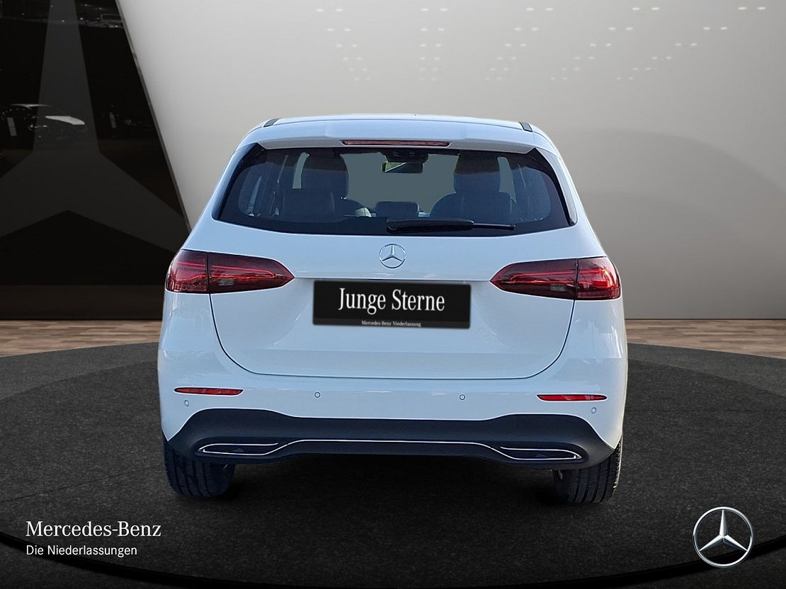 Mercedes-Benz B 180 Sedan