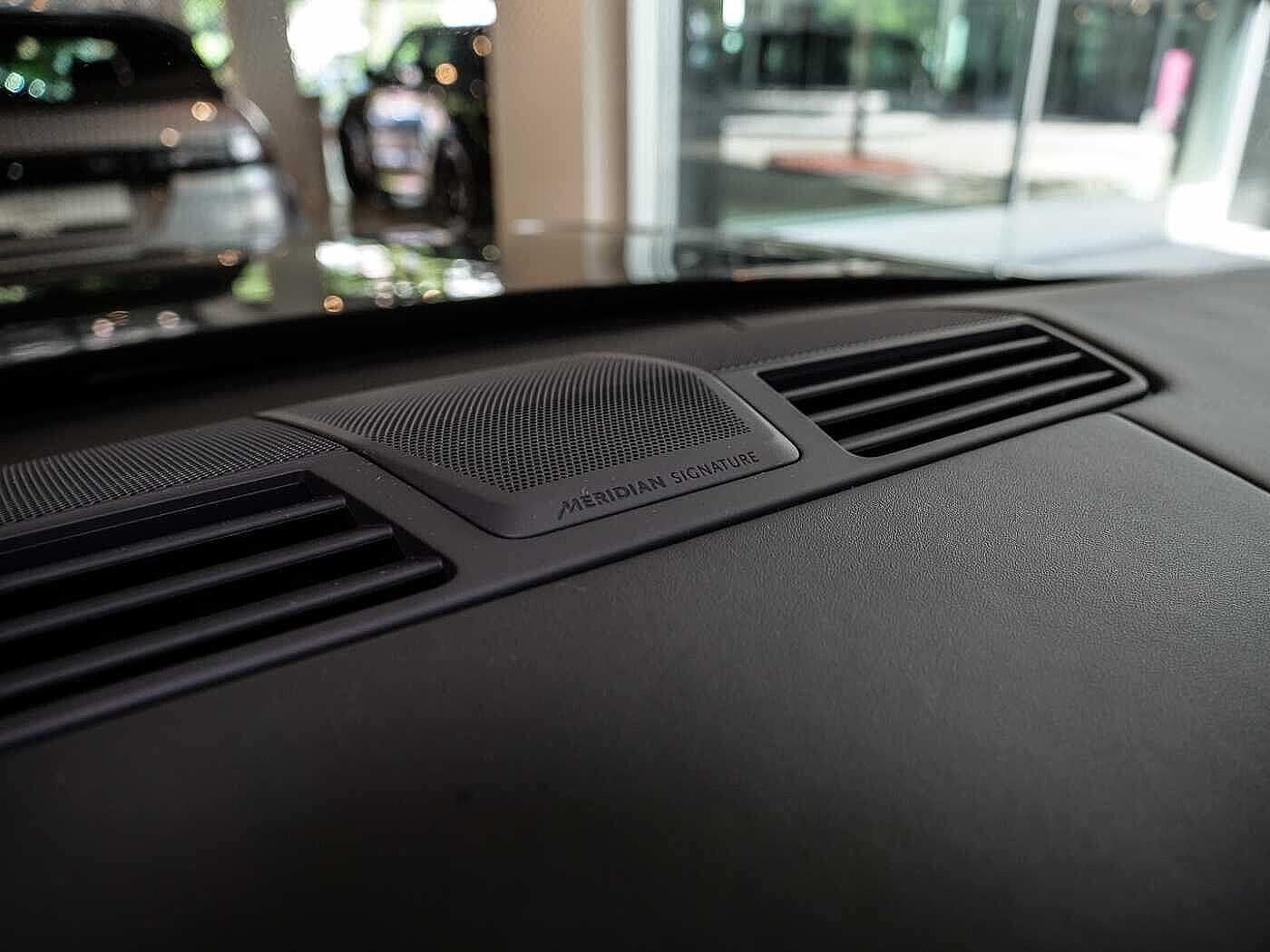 Land Rover Range Rover P615 SV