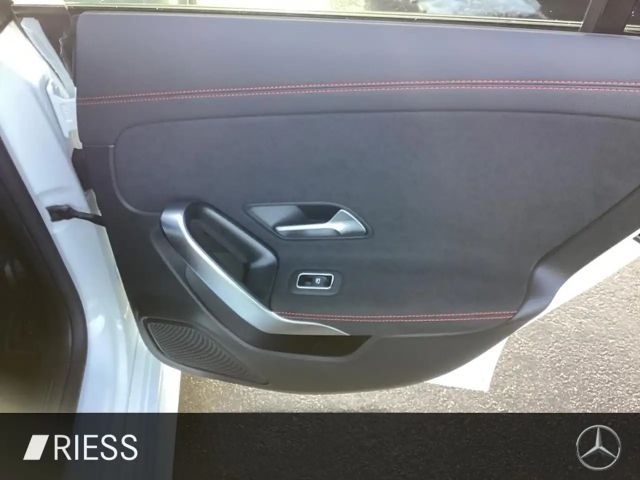 Mercedes-Benz CLA 200 AMG Line Coupé