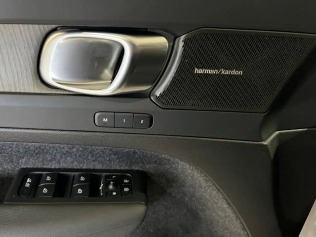 Volvo XC40 Dark Ultra