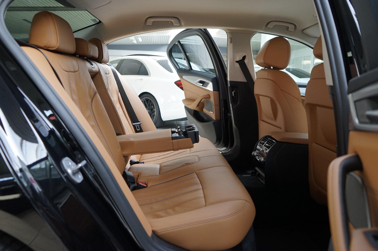 BMW 545 545e Business Line Sedan xDrive