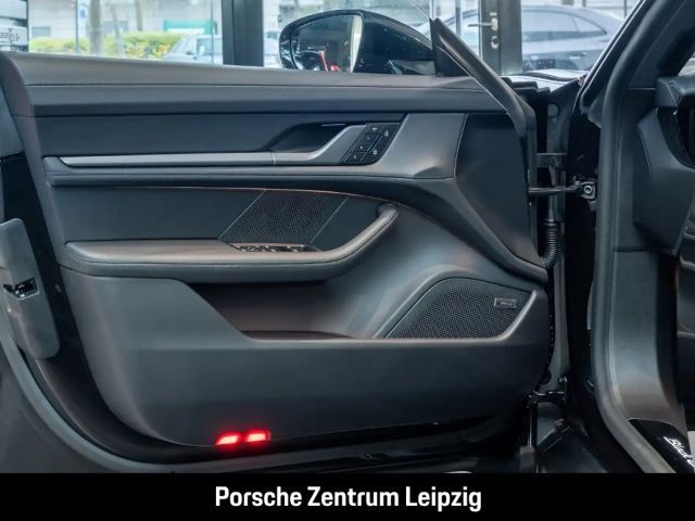 Porsche Taycan Black Edition Sport Turismo