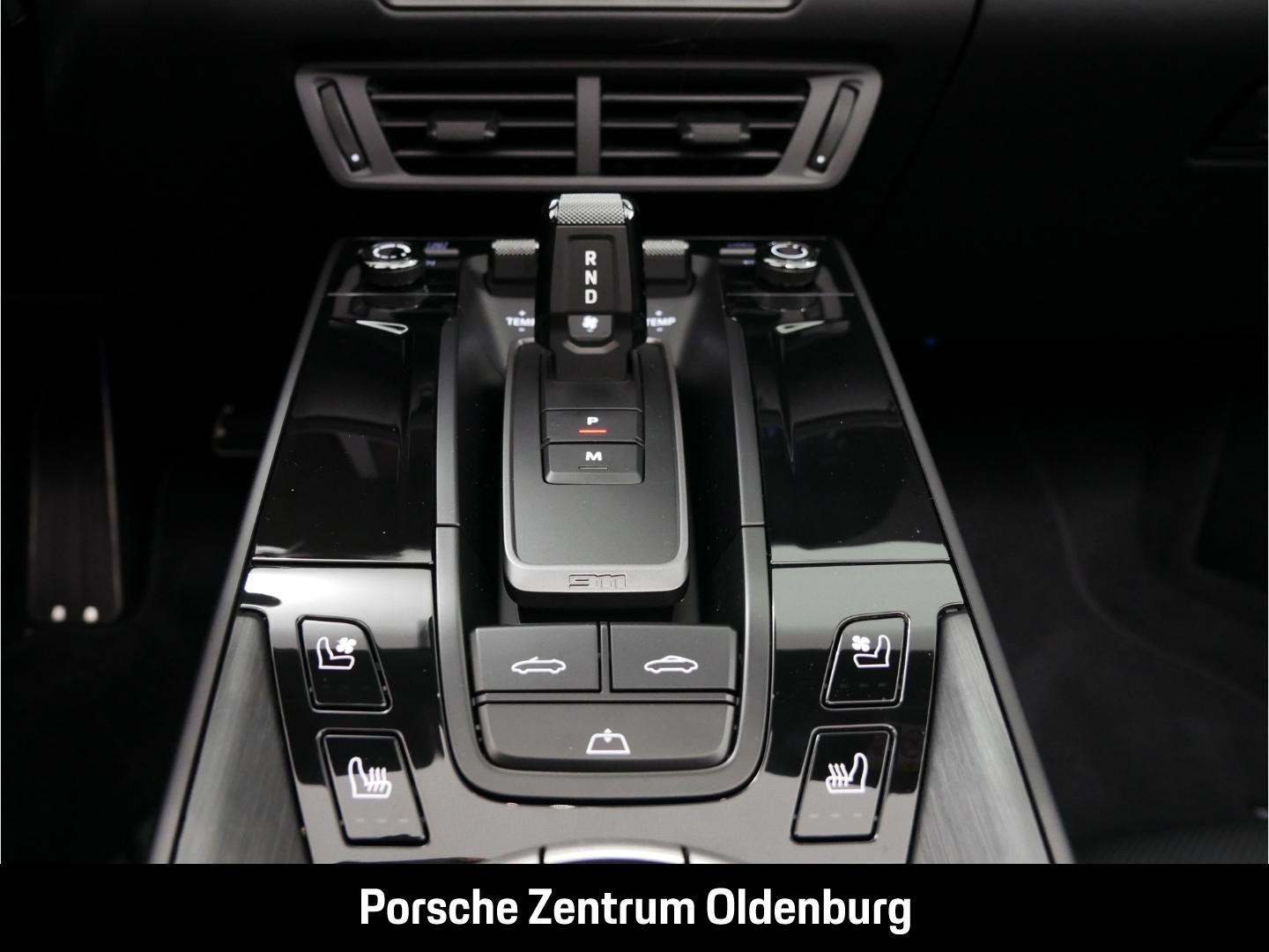 Porsche 911 992 Cabriolet Carrera GTS