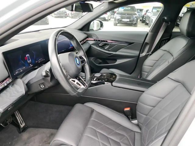 BMW 530 530e M-Sport Sedan