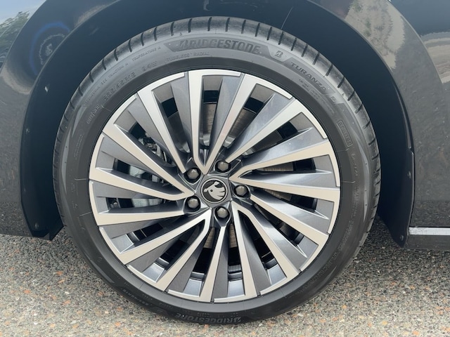 Skoda Superb Combi iV