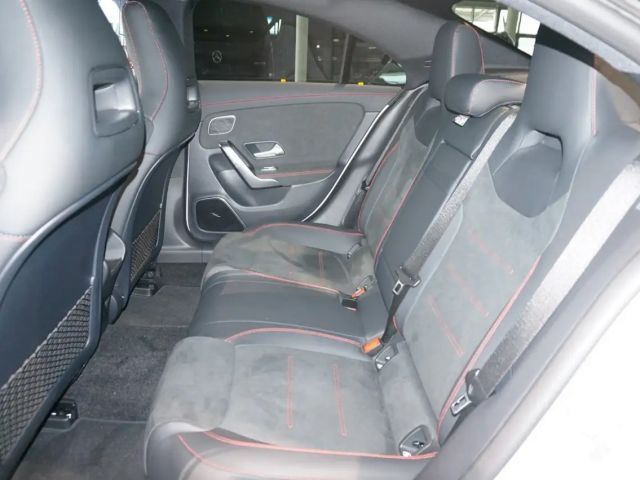 Mercedes-Benz CLA 180 AMG Line Coupé