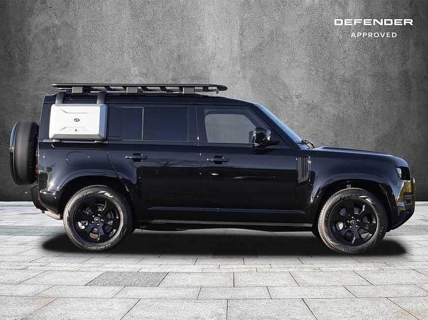 Land Rover Defender 110 Dynamic SE