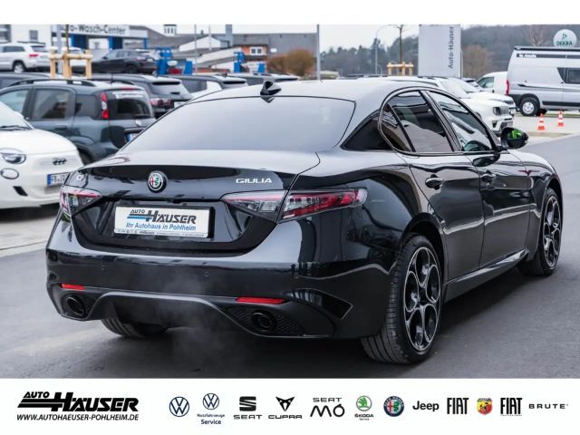 Alfa Romeo Giulia AT8 Q4 Turbo