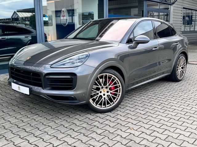 Porsche Cayenne 4 GTS