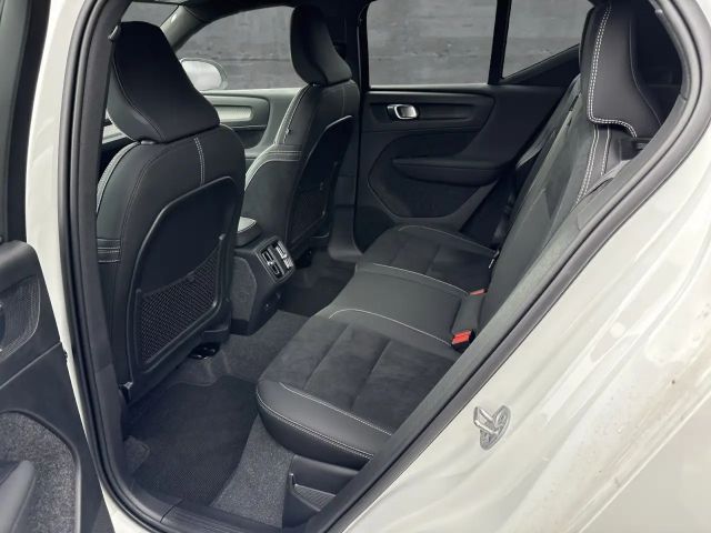 Volvo XC40 Dark Plus