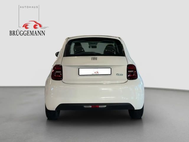 Fiat 500e + Radio- & Winterpaket