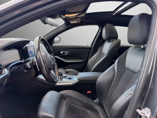 BMW 330 330e M-Sport Touring xDrive