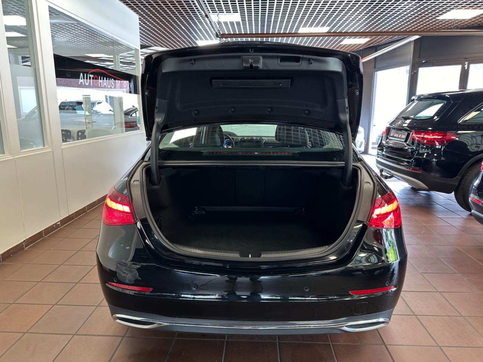 Mercedes-Benz C 200 AVANTGARDE Sedan