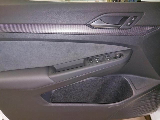 Volkswagen Golf 1.5 eTSI DSG R-Line