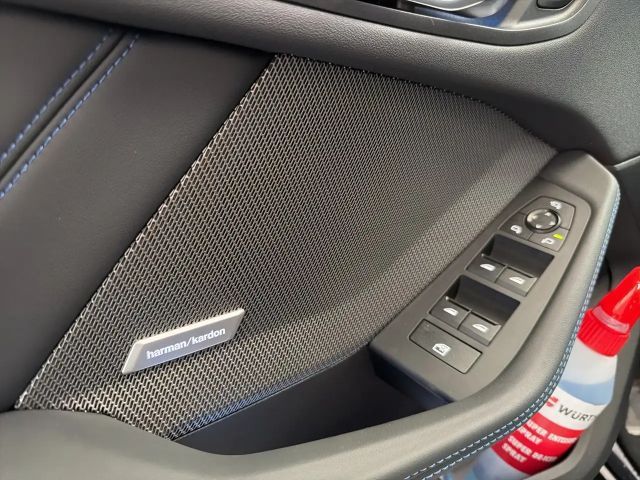 BMW M140i Sedan xDrive