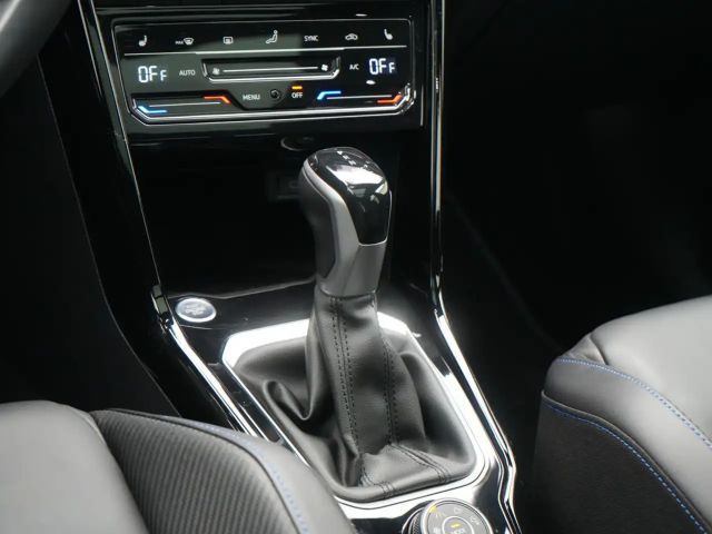 Volkswagen T-Roc R MATRIX PANO AHK AKRAPOVIC ACC LEDER N