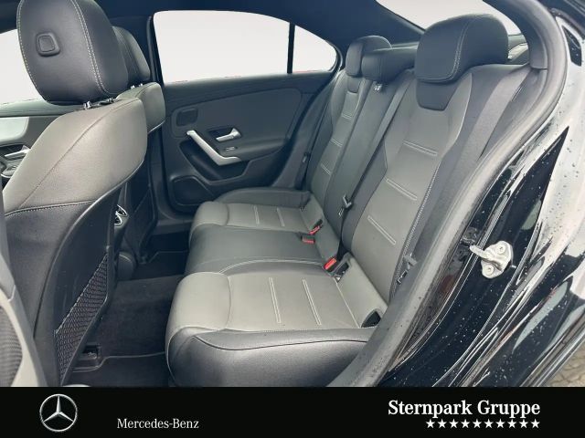 Mercedes-Benz A 180 AMG Line