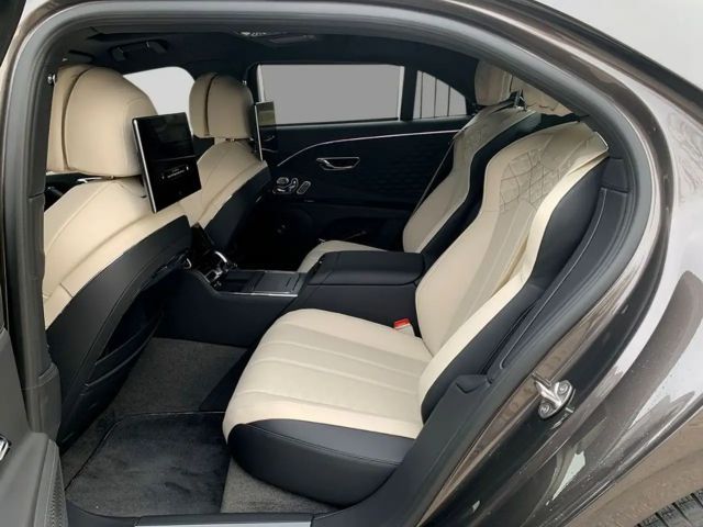 Bentley Flying Spur Hybrid V8