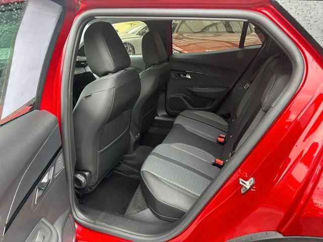 Peugeot E-2008 Allure Pack