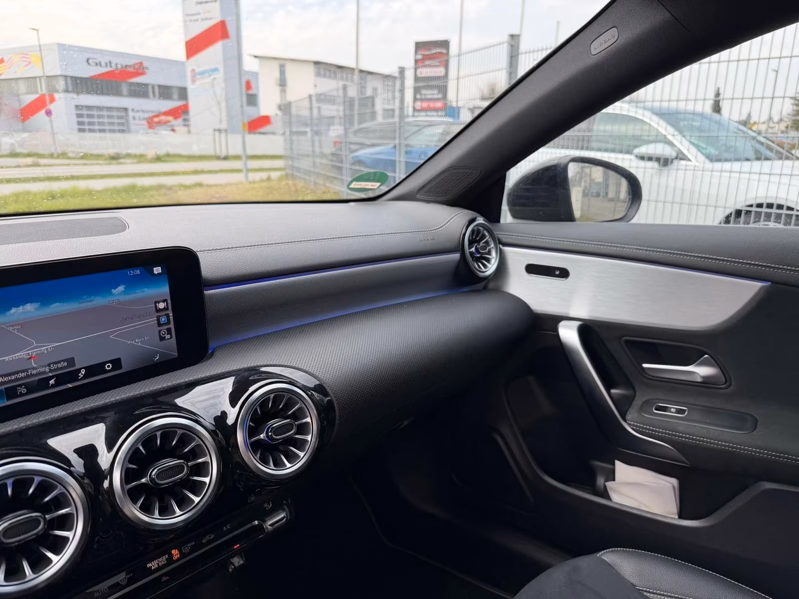 Mercedes-Benz CLA 200 AMG Line Sedan