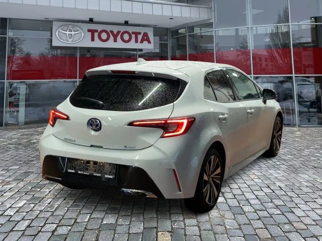 Toyota Corolla 2.0Teamplayer wenig KM*junger Gebrauchter