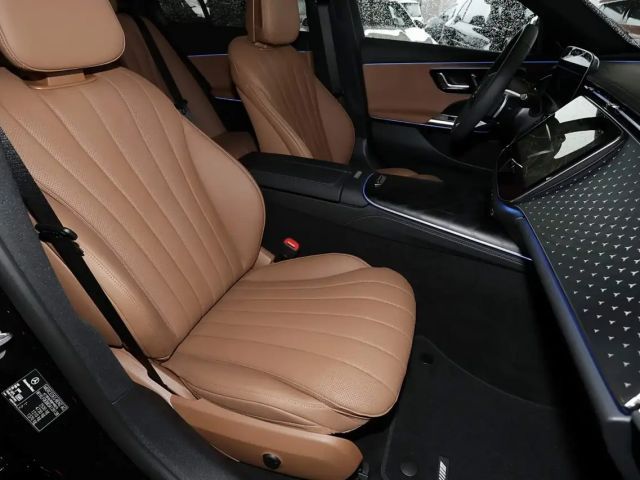 Mercedes-Benz E 220 AMG Line E 220 d Sedan