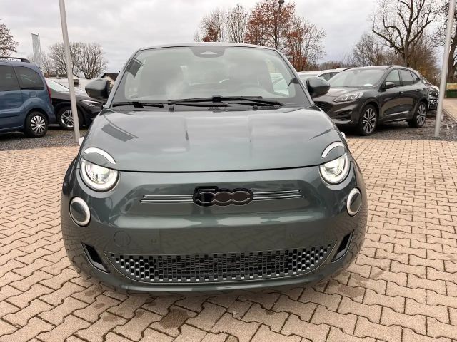 Fiat 500e Elektro Giorgio Armani Collector's Edition