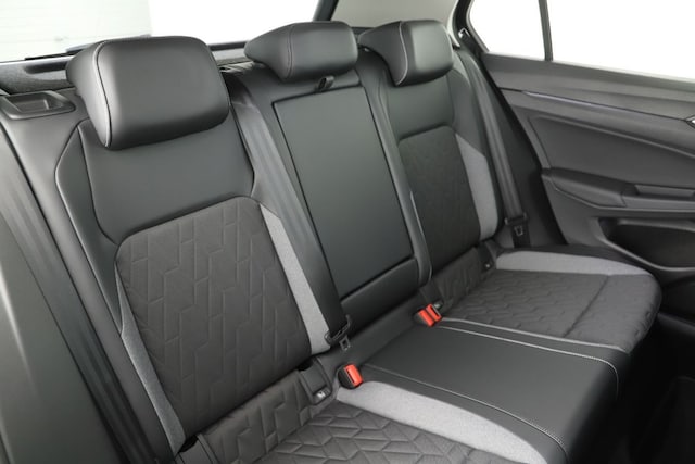 Volkswagen Golf 1.5 eTSI DSG Golf VIII