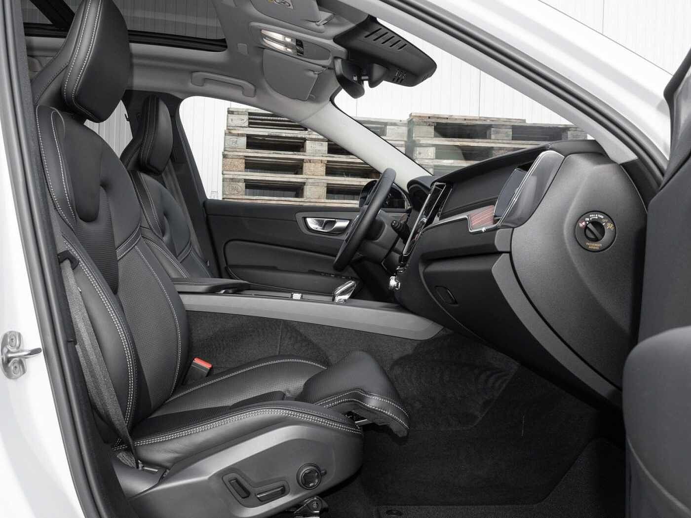 Volvo XC60 AWD Dark Recharge Ultimate