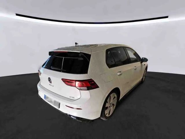 Volkswagen Golf DSG R-Line