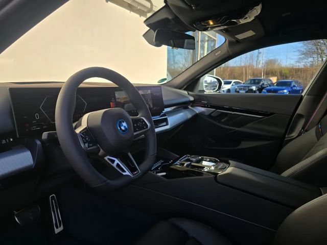 BMW 530 530e M-Sport Touring