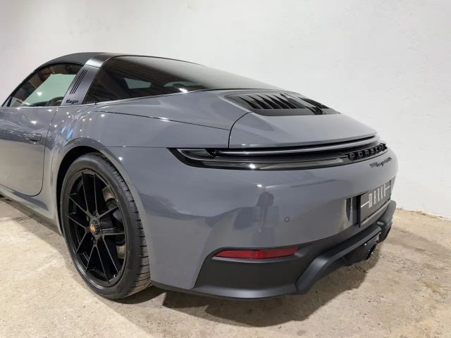 Porsche 992 4 Cabrio GTS Targa