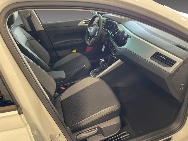 Volkswagen Polo 1.0 TSI DSG IQ.Drive