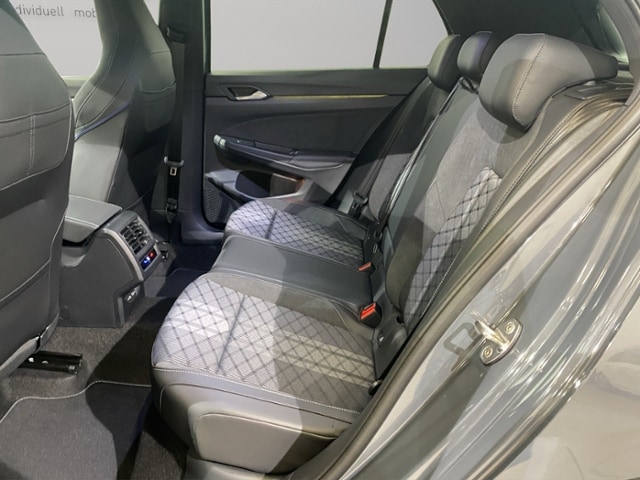 Volkswagen Golf 1.5 TSI R-Line