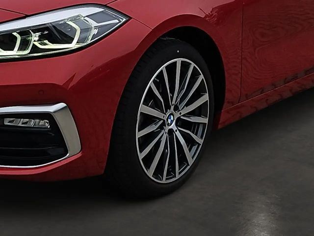 BMW 120 120d Luxury Line Sedan xDrive