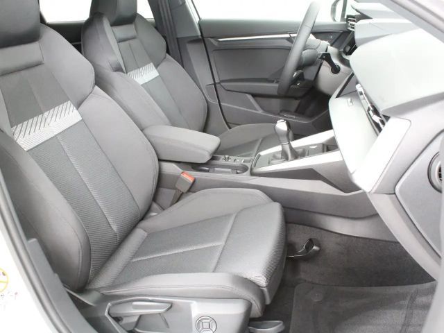 Audi A3 30 TFSI Sedan