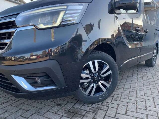 Renault Trafic Blue EDC Spaceclass