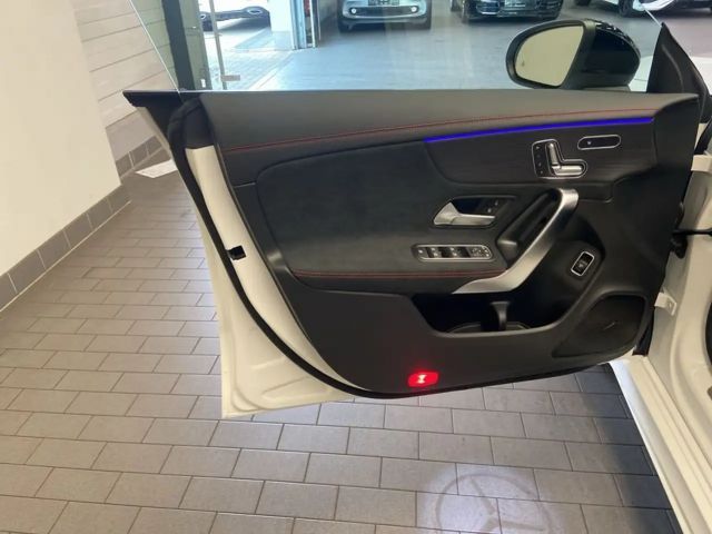 Mercedes-Benz CLA 180 CLA