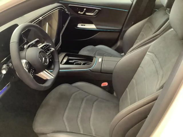 Mercedes-Benz E 200 AMG Line Sedan