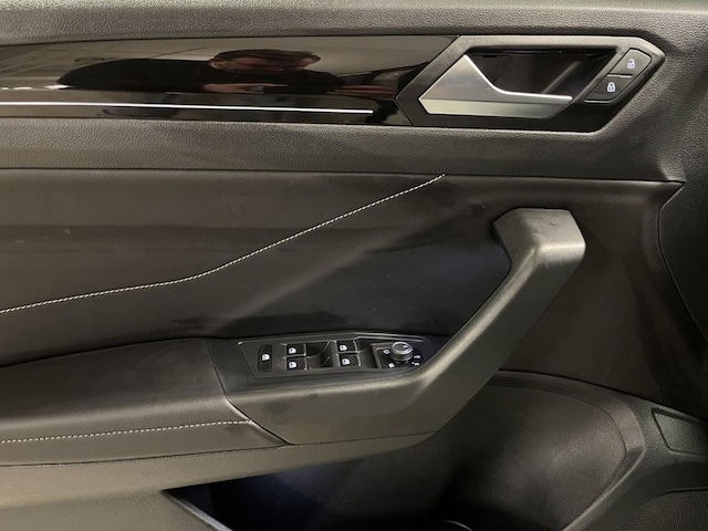 Volkswagen T-Roc 1.5 TSI DSG R-Line