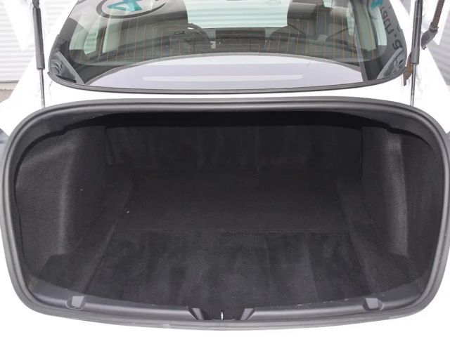 Tesla Model 3 RWD Standard Range