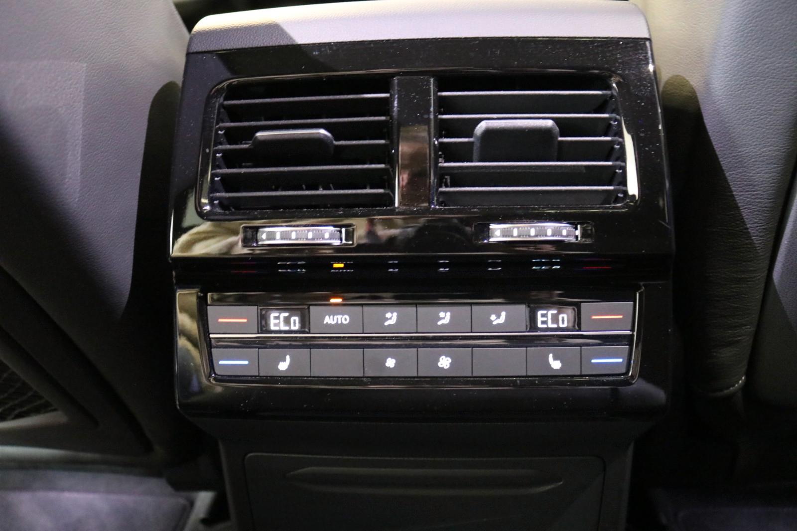 Volkswagen Touareg R-Line Style