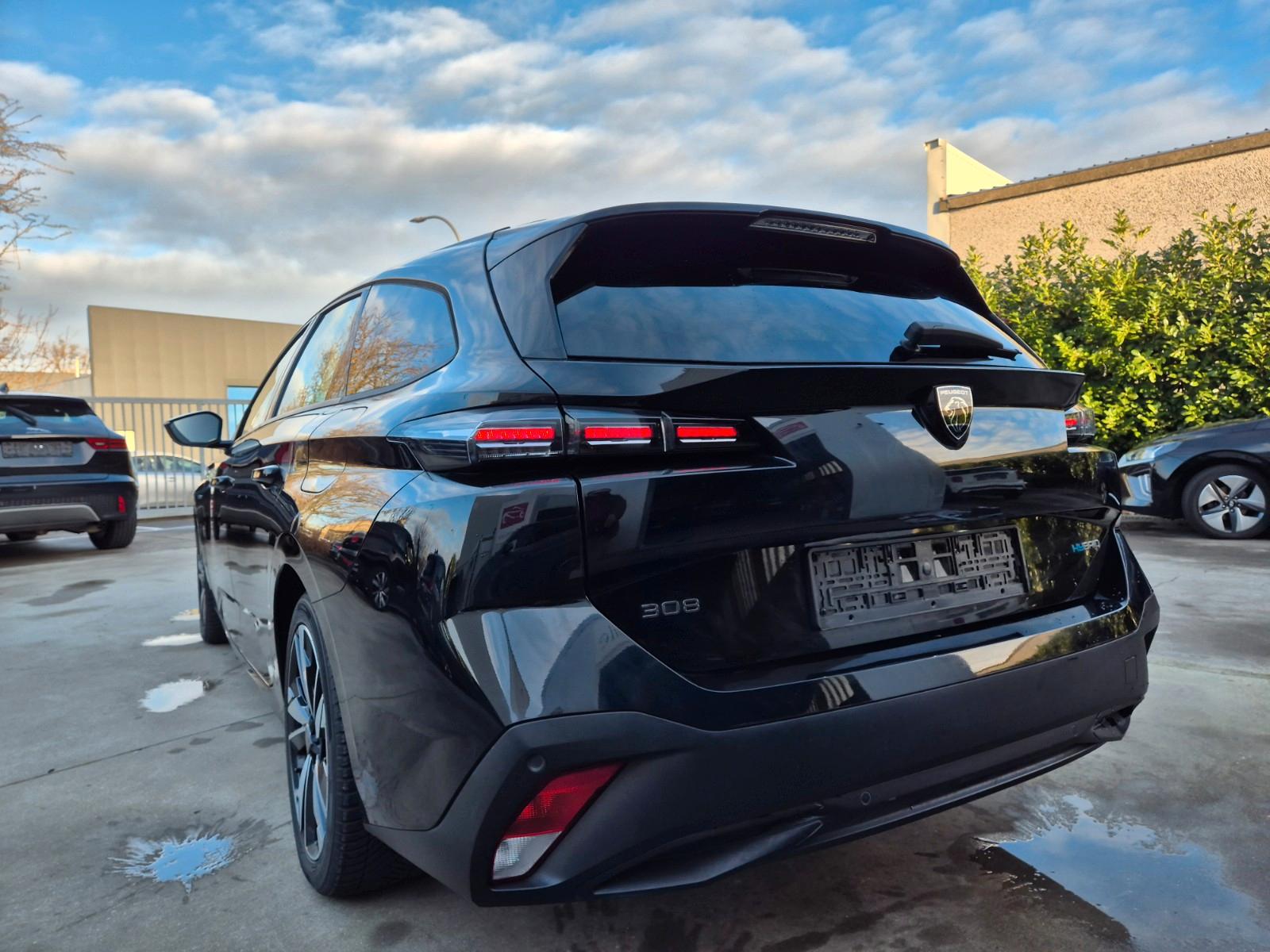 Peugeot 308 EAT8 Hybrid SW