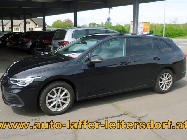 Volkswagen Golf Life Variant