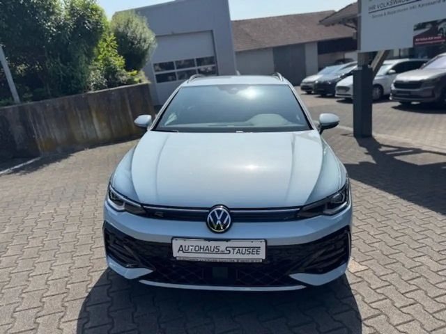 Volkswagen Golf 1.5 eTSI DSG R-Line Variant