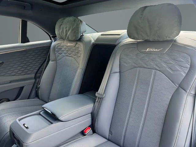 Bentley Flying Spur Hybrid V8