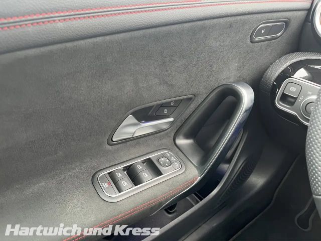 Mercedes-Benz CLA 200 AMG Line Sedan