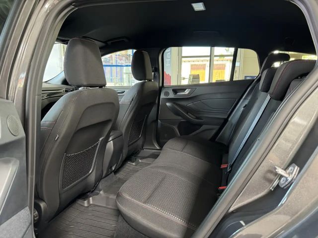 Ford Focus ST Line Wagon