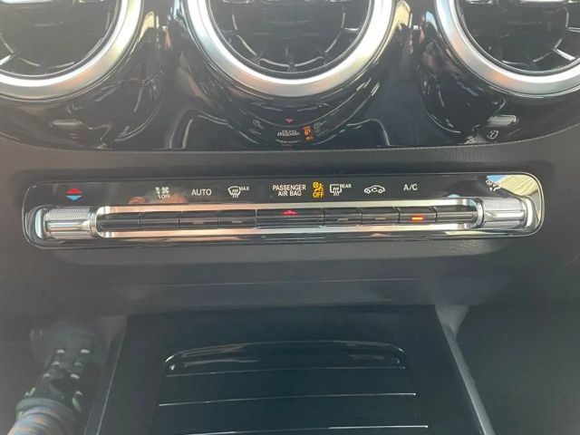 Mercedes-Benz B 180 Sedan