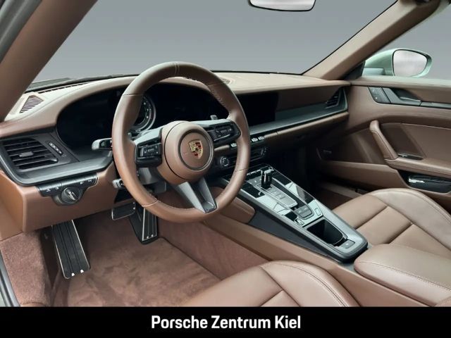 Porsche 992 4 Coupé GTS Targa